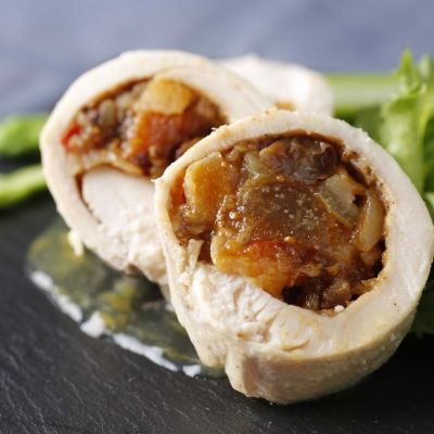 岩手県産鶏むね肉とフルーツチャツネのバロティーヌ プロバンス風